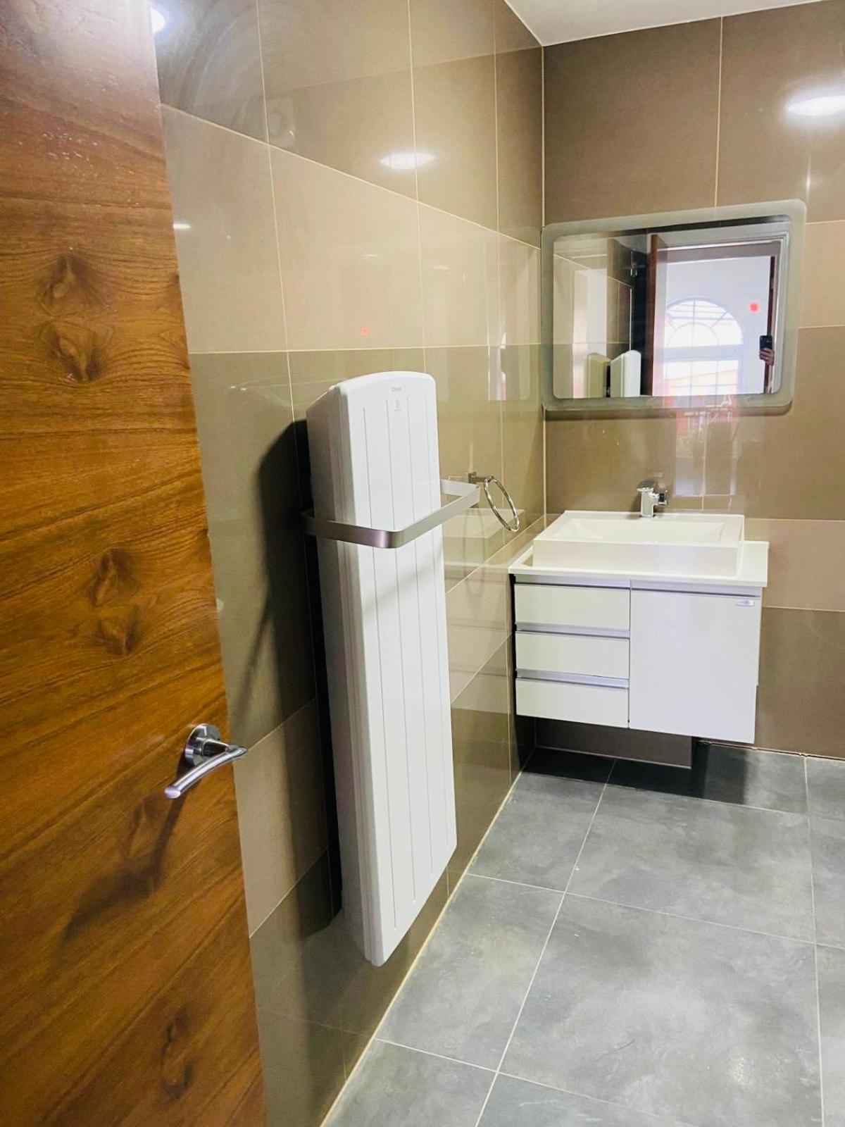 Modern Flat With Free Parking Close To Birmingham Centre Bagian luar foto